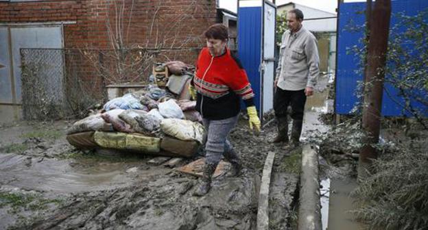 Flooded backyard in Krasnodar Territory. Photo taken from the website of the Krasnodar Administration, https://admkrai.krasnodar.ru/content/1131/show/448615/