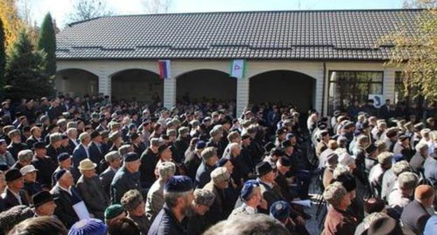 Participants of the emergency congress of members of Ingush clans (teips), Nazran, October 27, 2018. Photo by Magomed Mutsolgov for the Caucasian Knot