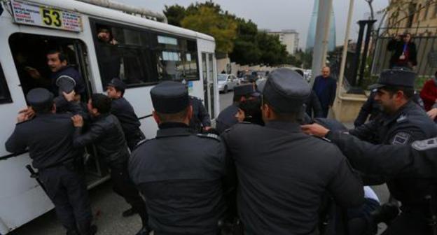 Detention of activists of the Popular Front Party of Azerbaijan, November 17, 2018. Photo by Aziz Karimov for the "Caucasian Knot"