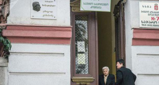 A polling station in Georgia. Photo: SPUTNIK / LEVAN AVLABRELI https://sputnik-georgia.ru/election-2018/20181128/243159656/V-Gruzii-nachalsya-vtoroy-tur-vyborov-prezidenta-strany.html