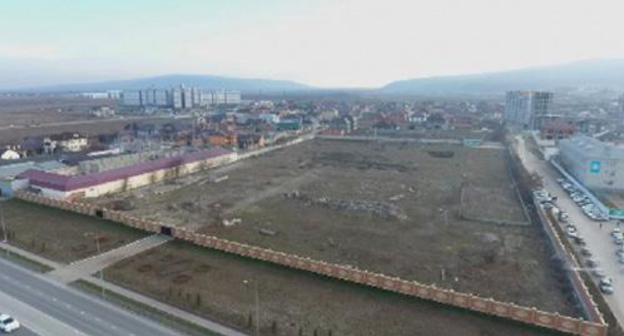 The construction site for a new mosque in Grozny. Screenshot of the video by the user Grozny TV Channel https://www.youtube.com/watch?time_continue=31&amp;v=YmU4OiDXVrg