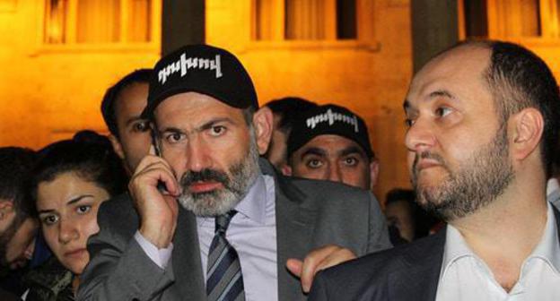 Nikol Pashinyan (on the left). Photo by Tigran Petrosyan for the "Caucasian Knot"