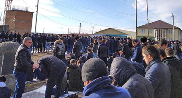 Participants of the mass namaz (prayer) held in the city of Magas. December 14, 2018. Photo by Umar Yovloy for the "Caucasian Knot"