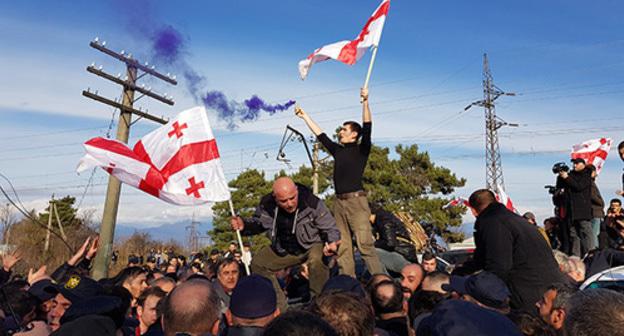 Clashes between opposition and police, December 16, 2018. Photo: REUTERS/David Chkhikvishvili