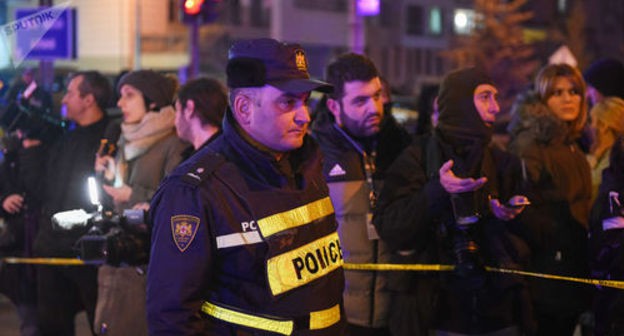 Police cordoning off explosion site in Tbilisi, January 16, 2019. Photo: STRINGER  https://sputnik-georgia.ru/reviews/20190117/243952159/Krov-zastyla-v-zhilakh---tragediya-v-Tbilisi-shokirovala-vsyu-stranu.html