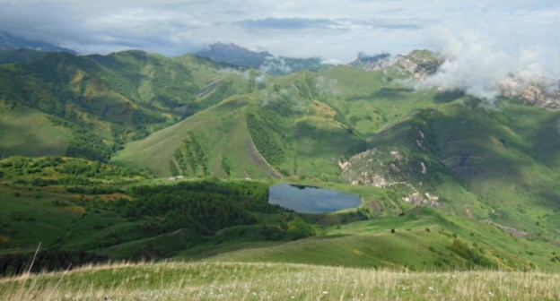 The Galanchozh lake. Photo: Max1771, https://commons.wikimedia.org/w/index.php?curid=26540803