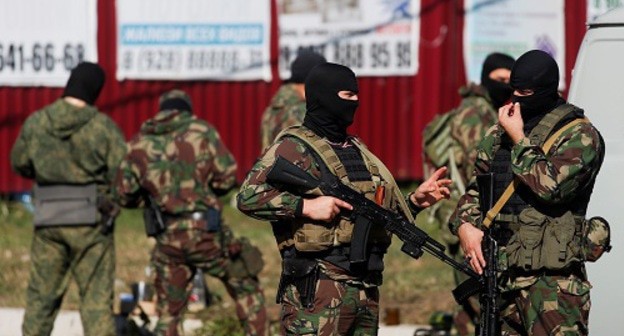 Law enforcers in Magas during protest action against agreement on Ingush-Chechen border, October 8, 2018. Photo: REUTERS / Maxim Shemetov