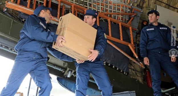 Armenian servicemen loading cargo before going to Syria. Photo: press service of the Ministry of Defence of Armenia, http://mil.am/ru/news/5921