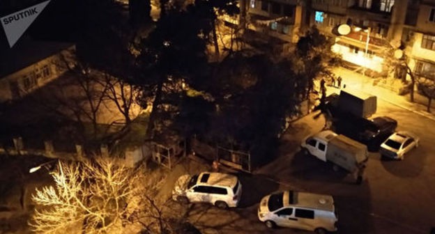 At a place where suspicious subject was found in Baku. Photo: © Sputnik / Yelena Starostina https://az.sputniknews.ru/incidents/20190209/419340678/v-bakinskom-dvore-najdena-ruchnaja-granata.html