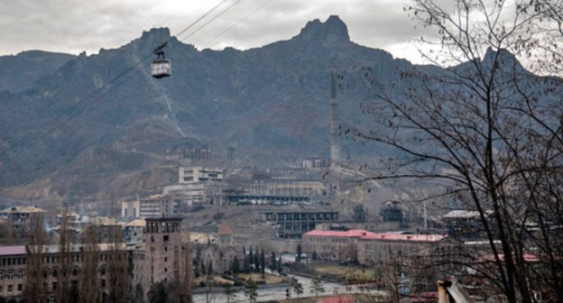 Alaverdi Copper Smelter. Photo: © Sputnik / Aram Nersesyan , https://ru.armeniasputnik.am/columnists/20181214/16259322/skazhut-my-vodu-mutim-kak-medeplavilnyj-zavod-v-alaverdi-okazalsya-na-grani-splava.html