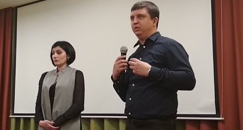 Anna Zavgorodnyaya, the mother of Artyom Ponomarchuk, and Sergey Romanov, the head of the Krasnodar branch of the "Committee against Torture", at the presentation of the film named "Extreme South". Photo by Anna Gritsevich for the "Caucasian Knot"