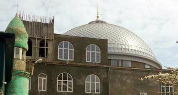 Mosque in the Hungarian fighters street, Makhachkala. Photo by Patimat Makhmudova for the Caucasian Knot