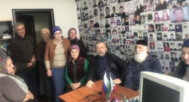 Relatives of the people disappeared during the war at a meeting with Alexander Mukomolov, a member of the presidential Human Rights Council (HRC), in March 2019 in Grozny. Photo from the website of the HRC, http://president-sovet.ru/presscenter/news/read/5345/