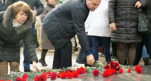 Commemorative event dedicated to the anniversary of the terror act committed the Central Marketplace in Minvody in 2001. Photo: press service of the Administration of the city of Mineralnye Vody, http://www.min-vodi.ru/arhiv/item/3028-177754378.html