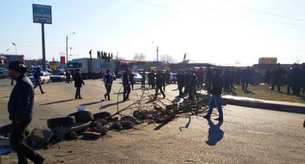 The Ekazhevo circle where the trafficon the federal highway was blocked, March 27, 2019. Photo by Umar Yovloi for the Caucasian Knot