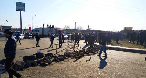 The Ekazhevo circle where the trafficon the federal highway was blocked, March 27, 2019. Photo by Umar Yovloi for the Caucasian Knot
