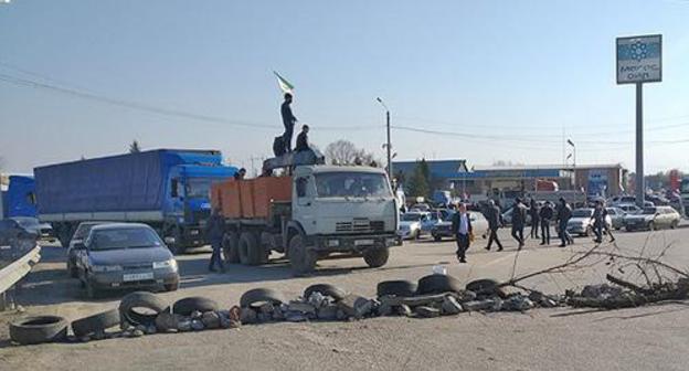 Protest rally at the "Caucasus" highway, March 27, 2019. Photo by Umar Yovloi for the Caucasian Knot