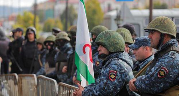 Law enforcers. Photo: REUTERS/Maxim Shemetov