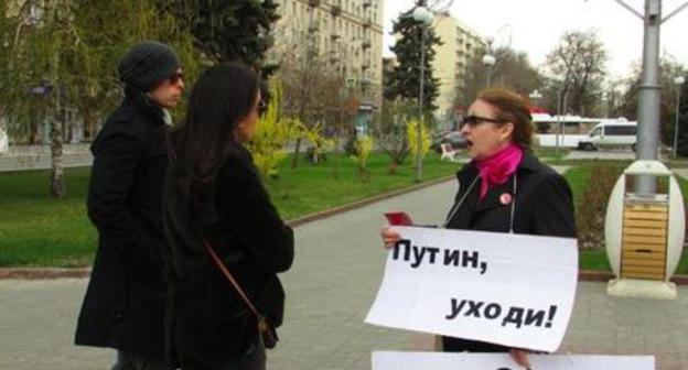 Olga Karpukhnova holds picket in Volgograd, April 13, 2019. Photo by Vyacheslav Yaschenko for the Caucasian Knot