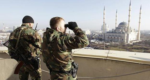 Law enforcers in Grozny. Photo: REUTERS/Eduard Korniyenko