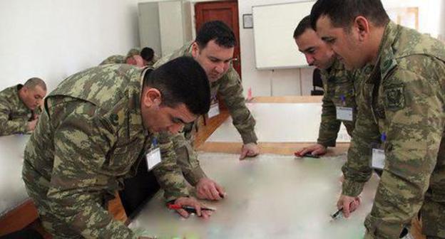 Azerbaijani servicemen. Photo: http://mod.gov.az/ru/foto-arhive-045/?gid=25697