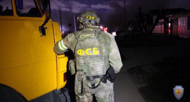 Special service agent. Photo: NAC press service, http://nac.gov.ru/kontrterroristicheskie-operacii/v-tyumeni-neytralizovany-bandity-svyazannye-s.html#&gid=1&pid=3