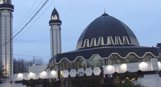 Mosque in Nalchik. Screenshot from video posted by Alexander Gordienko at https://www.youtube.com/watch?v=KhOMzwGAZcI