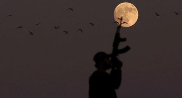 An armed man. Photo: REUTERS/Alaa al-Faqir