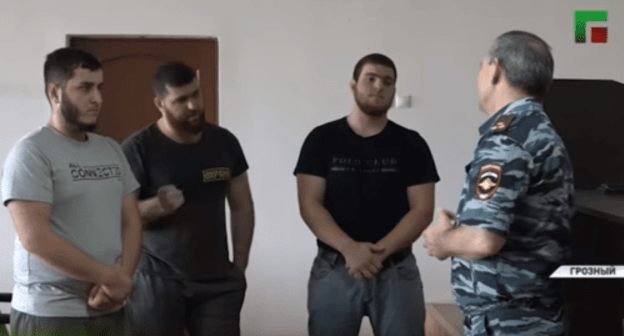 The police condemns three residents of Chechnya for drinking alcohol. Screenshot of the video by the "Grozny" ChGTRK https://youtu.be/DmrIc4uA8tk