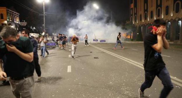 Dispersal of protest rally in Tbilisi, June 21, 2019. Photo: REUTERS/Irakli Gedenidze