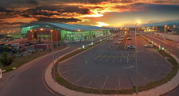 Tbilisi airport. Photo Gmaisuradze15 - https://ru.wikipedia.org/wiki/Тбилиси_(аэропорт)#/media/Файл:Tbilisi_airport_1.jpg