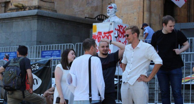 Russian residents residing in Georgia hold picket in Tbilisi, July 16, 2019. Photo by Inna Kukudzhanova for the Caucasian Knot