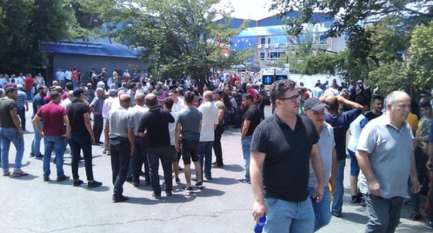 Rally in front of ‘Rustavi-2’ building. Photo by Beslan Kmuzov for the Caucasian Knot