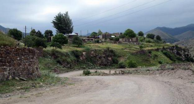 A road in Nagorno-Karabakh. Photo by Alvard Grigoryan for the "Caucasian Knot"