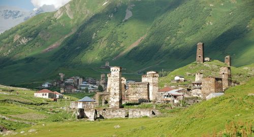 Svaneti towers in Ushguli. Photo: Florian Pinel, http://commons.wikimedia.org/w/index.php?curid=23654065 