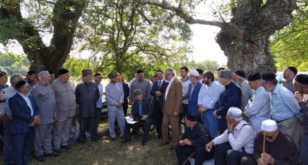 The advocates' meeting with the Ingush Council of Teips in the village of Nesterovskoye. Photo by Umar Yovloy for the "Caucasian Knot"