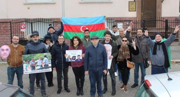 Activists of the organization "For Democracy in Azerbaijan" (AND). Photo by the press service of AND https://www.facebook.com/azerbaycannaminedemokratiya/photos/a.158614667924657/793646984421419/?type=3&amp;theater