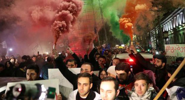 Opposition supporters took part in a rally in Tbilisi demanding to dismiss the government and hold early parliamentary elections. November 25, 2019. Photo: REUTERS / Irakliy Gedenidze