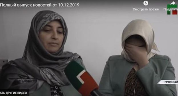 People detained for theft apologized on the air of the "Grozny" TV Channel. Screenshot of the video posted on the YouTube channel of the "Grozny" TV https://newsvideo.su/video/11912346