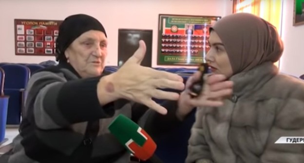 Rovzan Yusupova, a resident of Gudermes, apologized on the air of the Chechen TV Channel. Screenshot of the video by "Grozny" TV Channel https://newsvideo.su/video/11982750