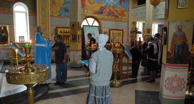 A festive service in the Saint Michael the Archangel Church in Grozny. Photo: https://pravoslavie.ru/57517.html