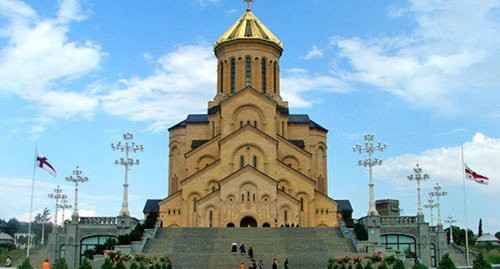 The Holy Trinity Cathedral of Tbilisi. Photo: Monika, http://ru.wikipedia.org/