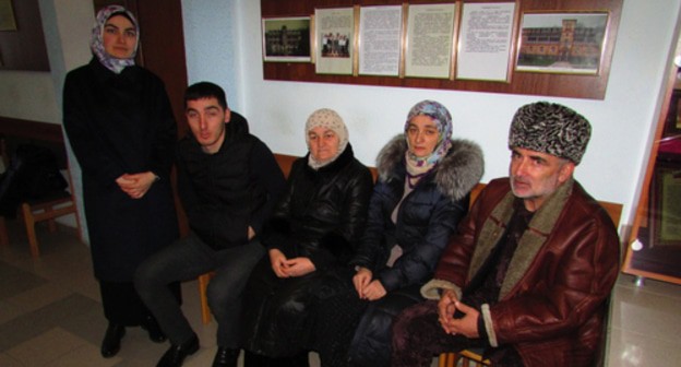 Relatives of Rezvan Ozdoev in the court. Photo by Vyacheslav Yaschenko for the Caucasian Knot