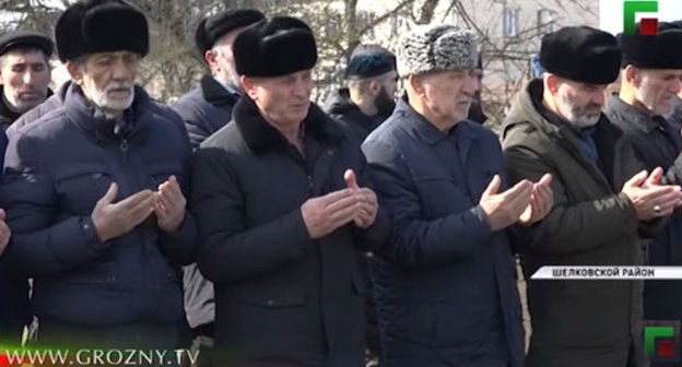 Participants of the ceremony of blood feudists' reconciliation in Shelkovsky District. Screenshot of the video by the "Grozny" TV Channel https://www.youtube.com/watch?v=s0YK__aOU9U