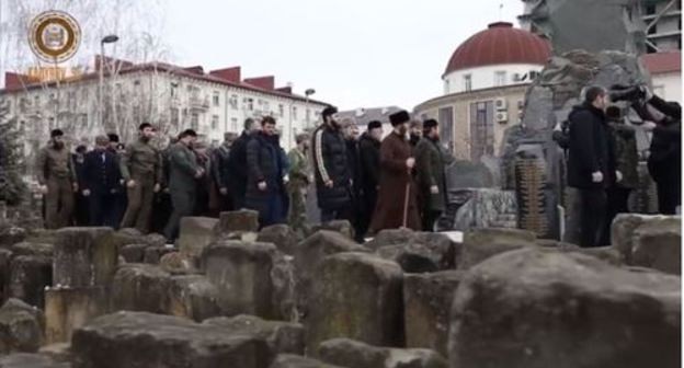 Participants of the official mourning rally in Grozny on February 23, 2020. Screenshot of the video on Instagram https://www.instagram.com/p/B86iC4Do2CN