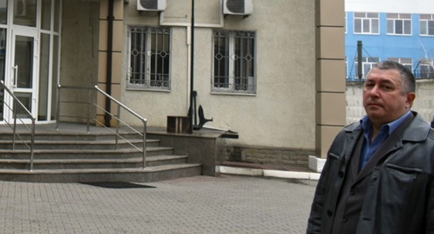 Advocate near the Southern District Military Court. Photo by Konstantin Volgin for the "Caucasian Knot"