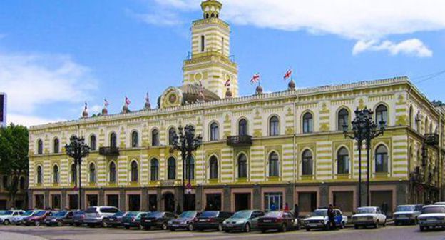 Tbilisi City Assembly. Photo: Gilad Rom, http://ru.wikipedia.org