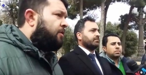 Protest action at the Constitutional Court building. Screenshot from the video posted by Turan İnformasiya Agentliyi at: https://www.youtube.com/watch?v=gFvINEgzmtU&feature=emb_title