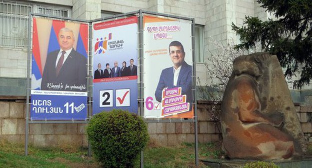 Election banners in Stepanakert, Nagorno-Karabakh, March 2020. Photo by Alvard Grigoryan for the Caucasian Knot