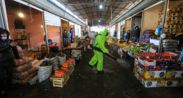 Desinfection of a market in Baku. Photo by Aziz Karimov for the "Caucasian Knot"